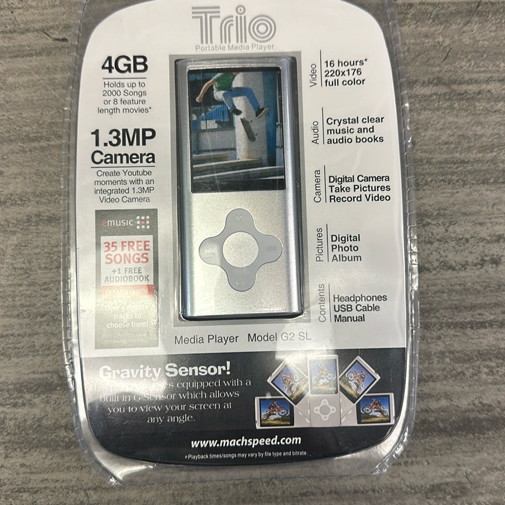 New 4GB 1.3MP Portabale Media Player